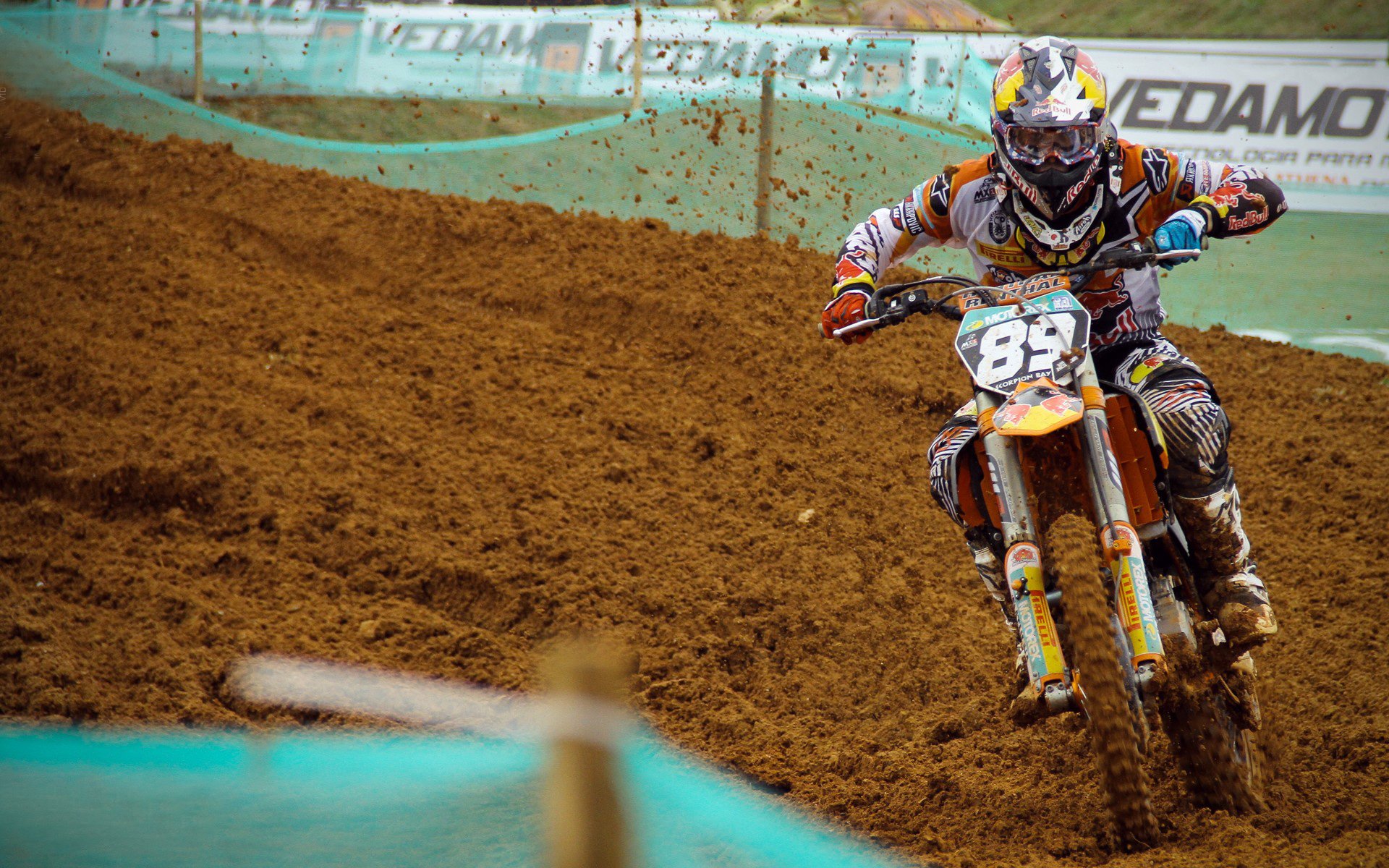 开云体育官方下载-_网球装备革新：轻质材料带来运动新体验_，超轻网球拍