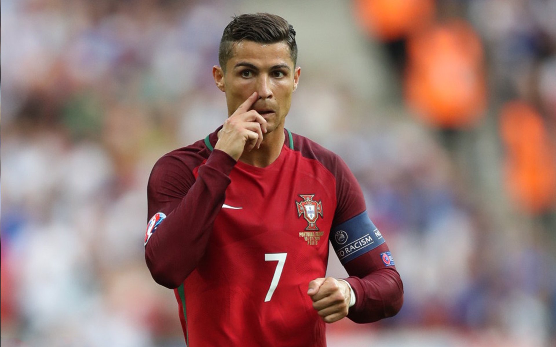 _网球运动员慈善赛事：用比赛传播爱心_，赞助网球的运动品牌